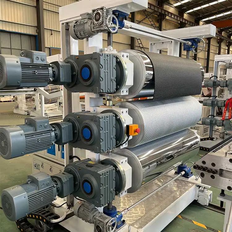 Plastic sheet extruder: the 