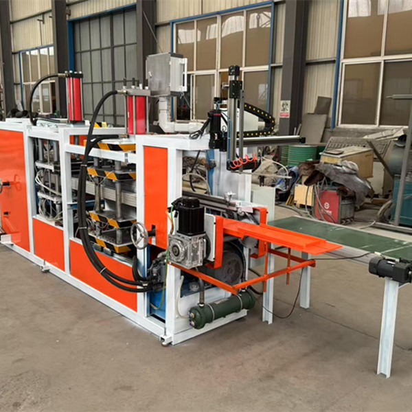 fully automatic seedling tray machine has been successfully debugged